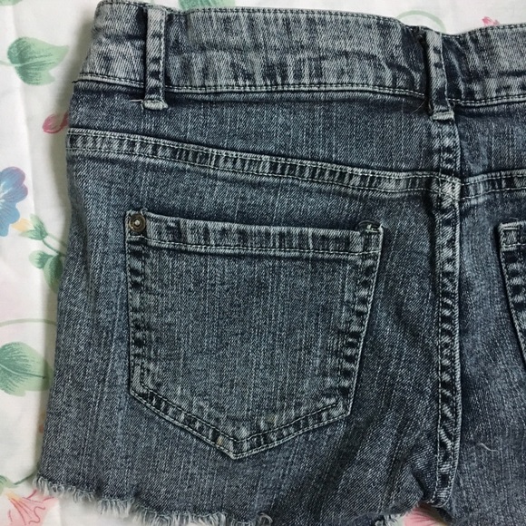 🌱 Jean Short Shorts 🌱 - Picture 4 of 5